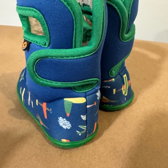 Baby Bogs insulated waterproof boots, Airplanes print, toddler size 6 - Picture 4 of 6